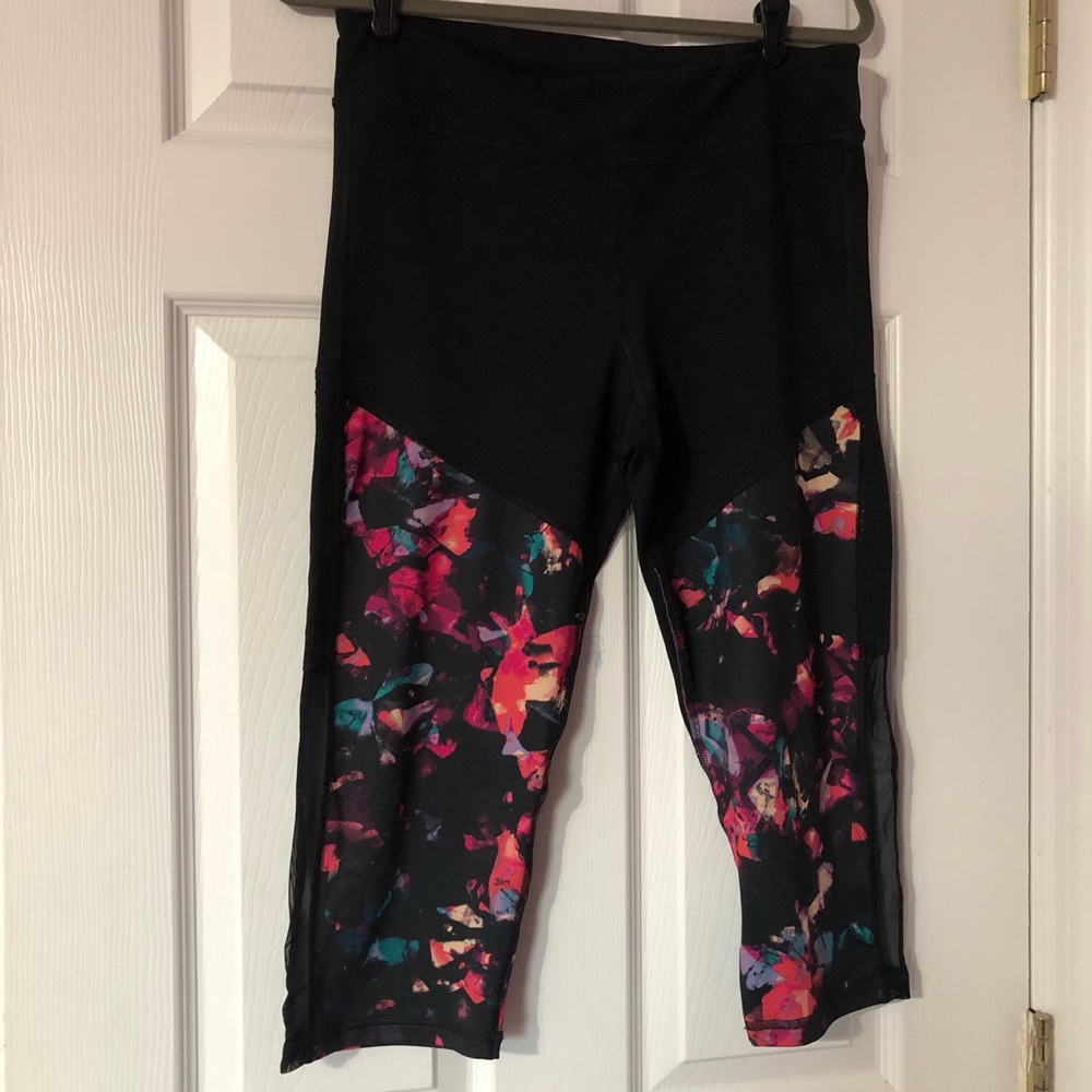 Aeropostale Floral Crop Leggings